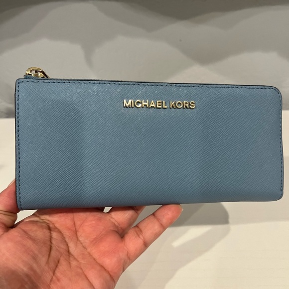 ❗️Sold❗️Michael Kors Wallet - Picture 11 of 11